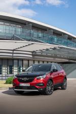 Opel Grandland X Hybrid4 2019 года